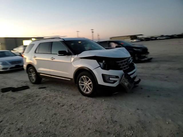 2017 Ford Explorer Xlt VIN: 1FM5K7D88HGD65937 Lot: 85716094