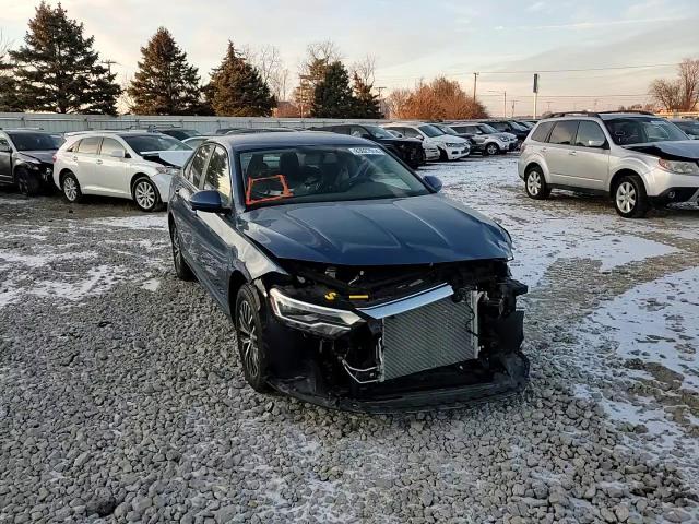 2021 Volkswagen Jetta - Image 11