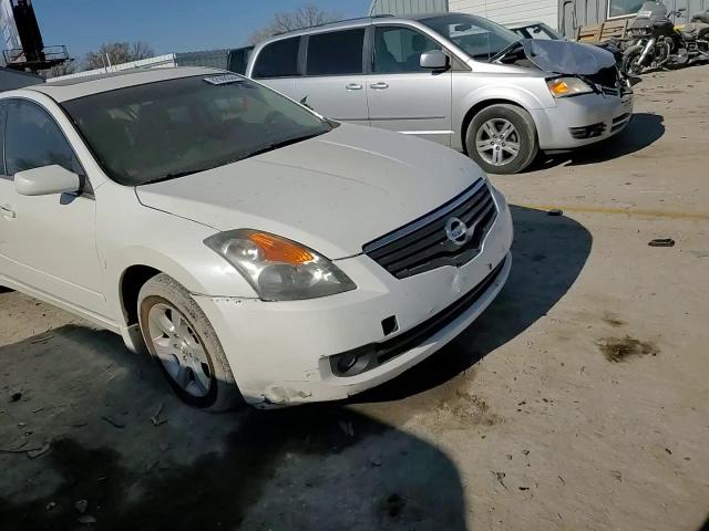 2009 Nissan Altima - Image 11