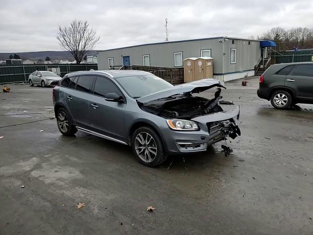 2017 Volvo V60 Cross Country Premier VIN: YV440MWK7H1027250 Lot: 85224344