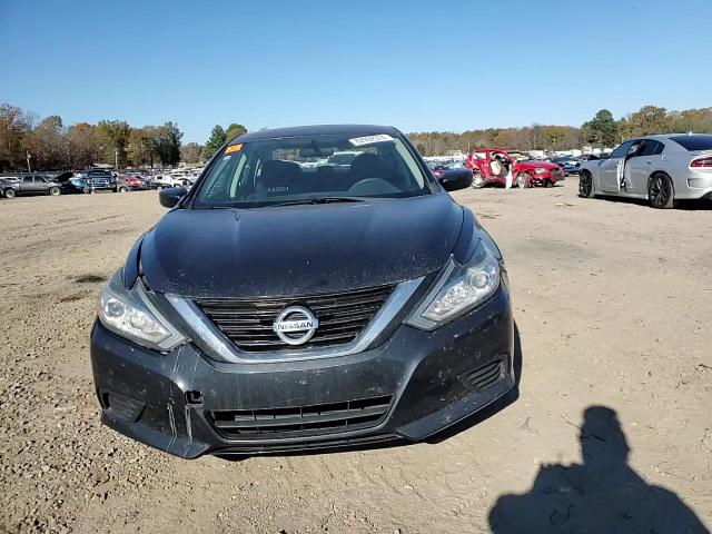 2018 Nissan Altima - Image 10
