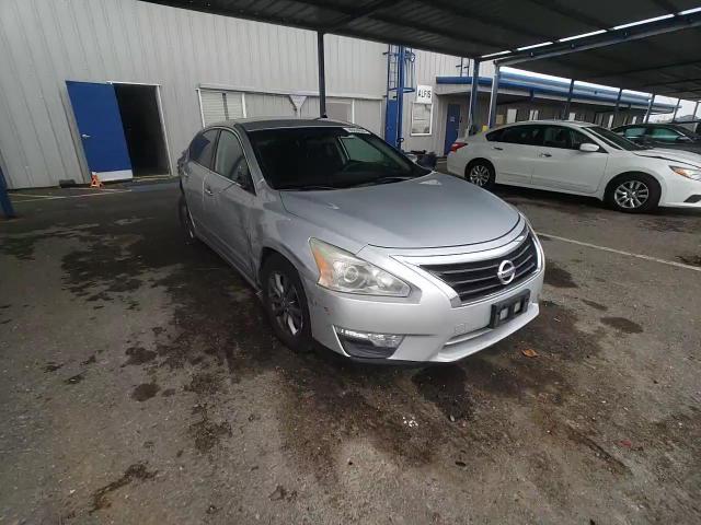 2015 Nissan Altima - Image 10