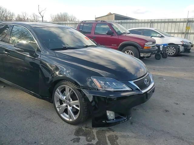 2010 Lexus IS - Image 11