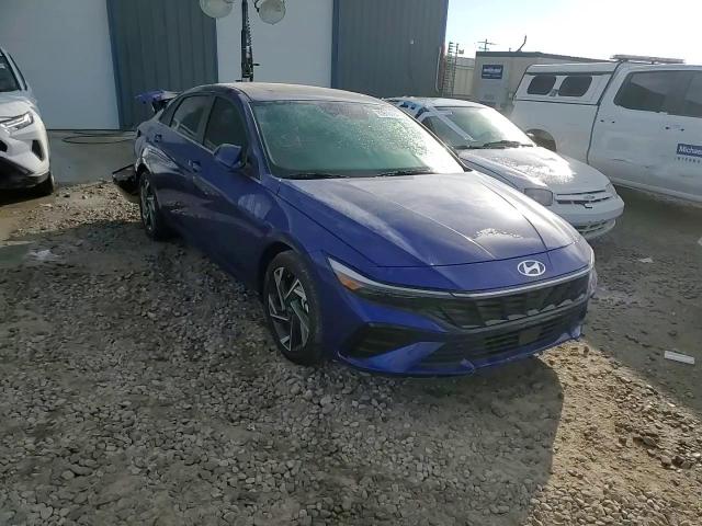 2024 Hyundai Elantra - Image 11