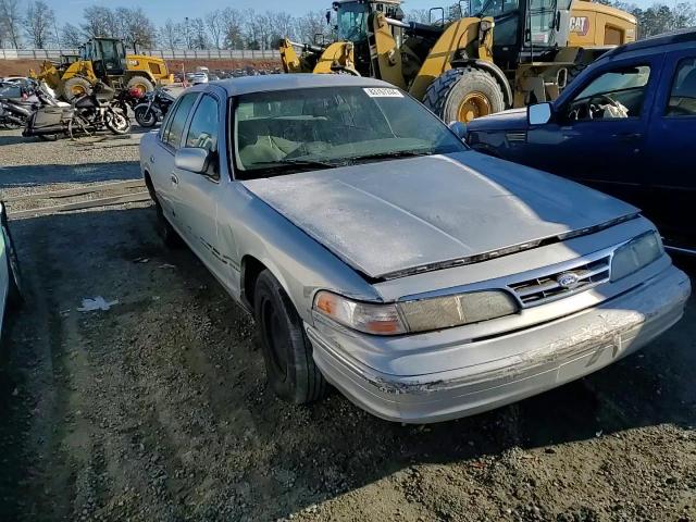 1997 Ford Crown Victoria - Image 10