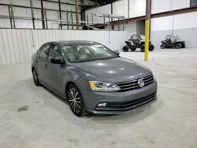 2016 Volkswagen Jetta - Image 13