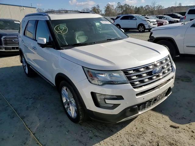 2016 Ford Explorer - Image 11