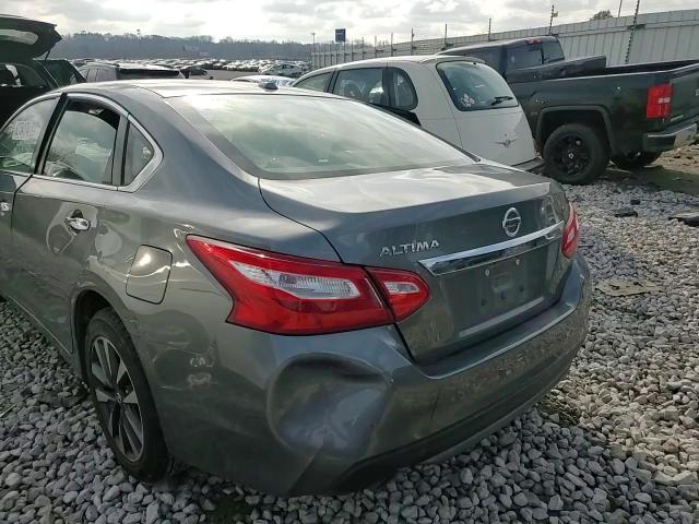 2017 Nissan Altima - Image 10