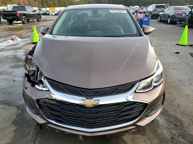 2019 Chevrolet Cruze - Image 10