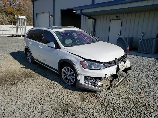 2017 Volkswagen Golf - Image 11