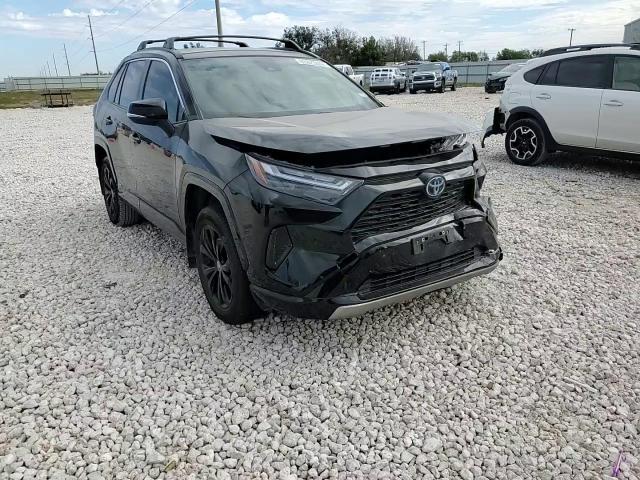 2022 Toyota RAV 4 - Image 12