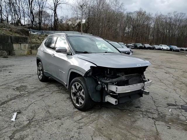 2018 Jeep Compass - Image 12