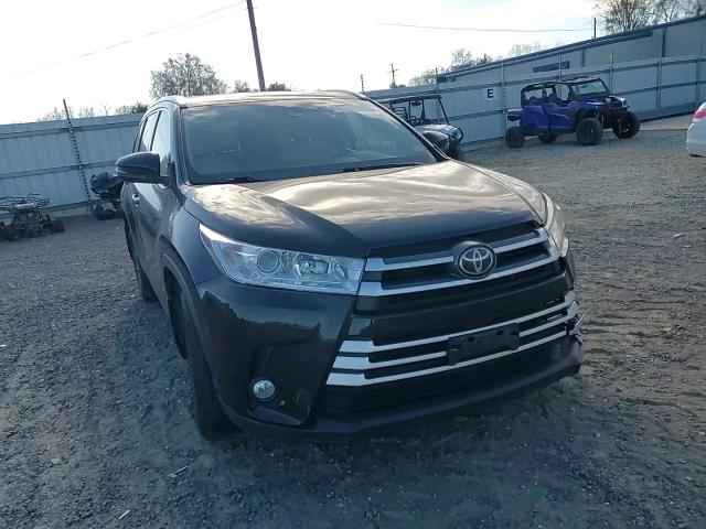 2018 Toyota Highlander - Image 11