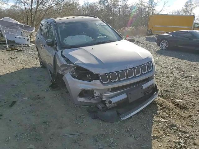 2022 Jeep Compass - Image 12