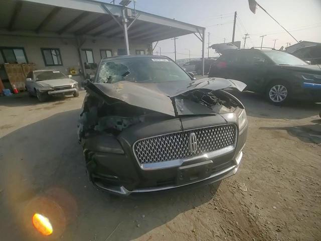 2017 Lincoln Continental - Image 11