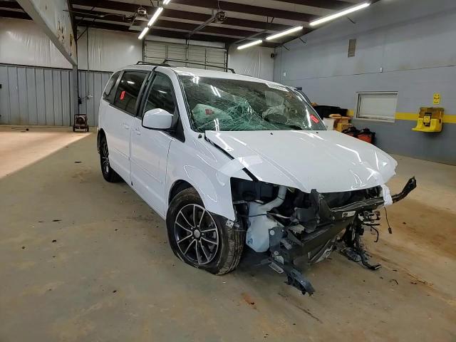 2016 Dodge Caravan - Image 12