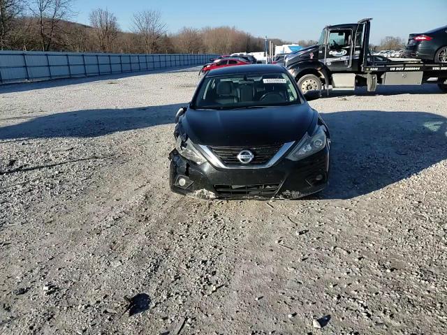 2017 Nissan Altima - Image 10