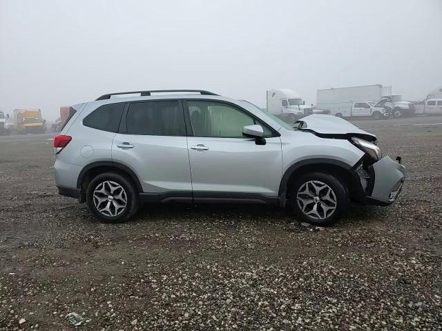 2019 Subaru Forester - Image 10