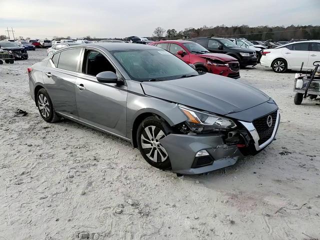 2020 Nissan Altima - Image 10