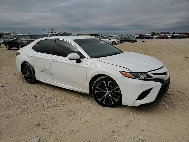 2018 Toyota Camry - Image 10