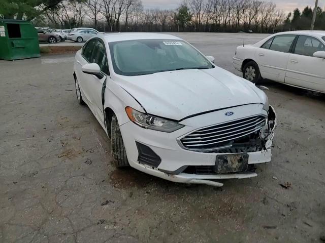 2019 Ford Fusion - Image 11