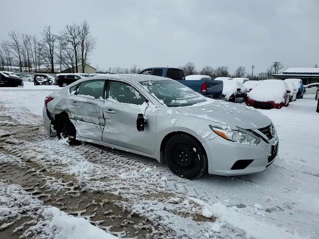 2017 Nissan Altima - Image 11