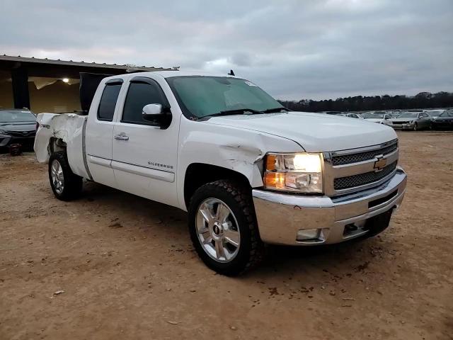 2012 Chevrolet Silverado - Image 13