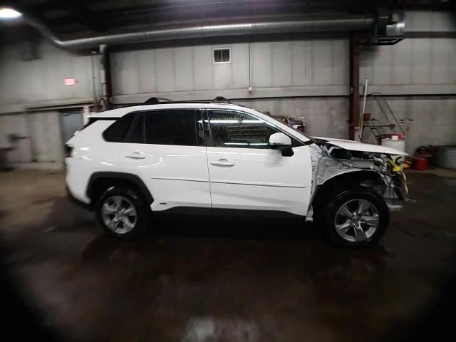 2023 Toyota RAV 4 - Image 14