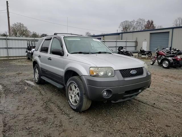 2005 Ford Escape - Image 11