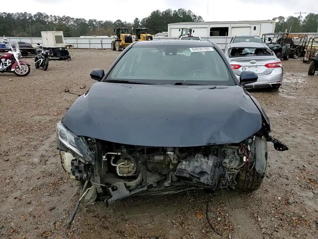 2020 Toyota Camry - Image 11