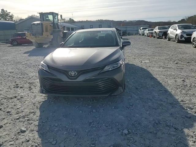 2018 Toyota Camry L VIN: 4T1B11HK1JU140386 Lot: 84268914