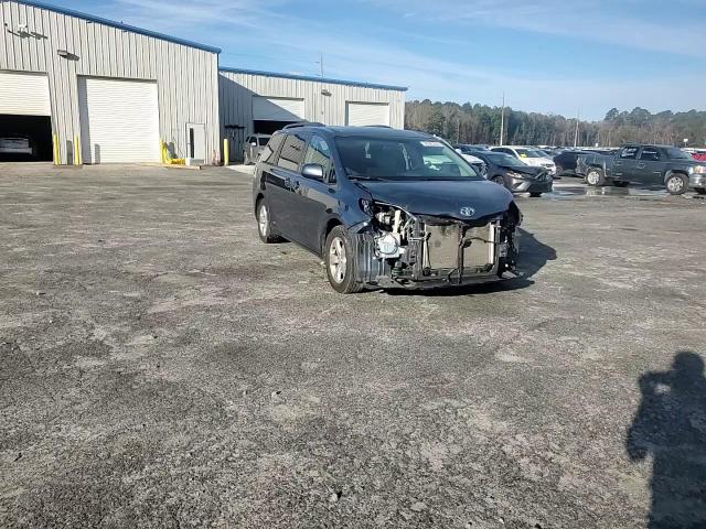 2017 Toyota Sienna Le VIN: 5TDKZ3DC8HS802275 Lot: 86305384