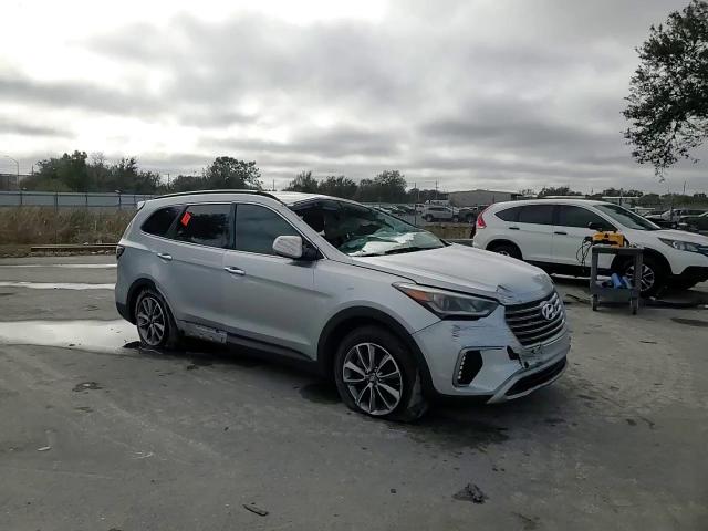 2017 Hyundai Santa Fe - Image 12