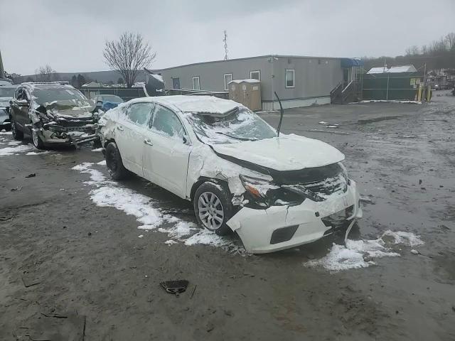 2016 Nissan Altima - Image 10