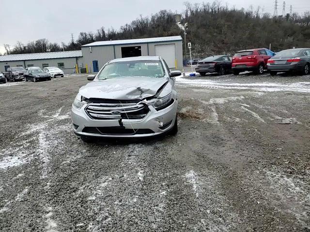 2015 Ford Taurus - Image 13