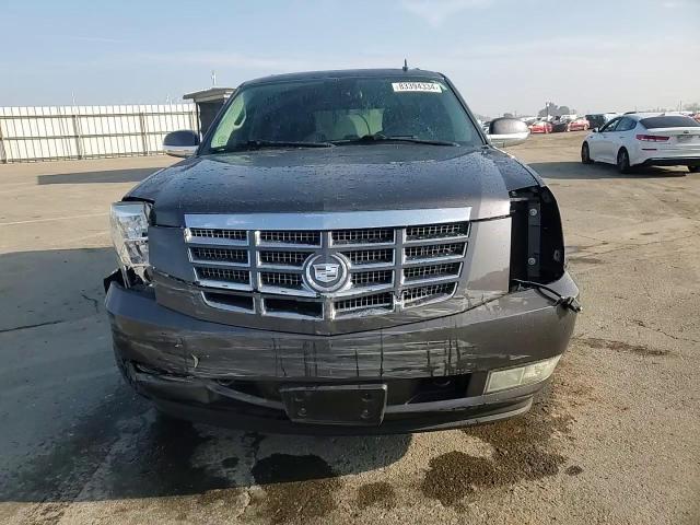 2011 Cadillac Escalade - Image 12
