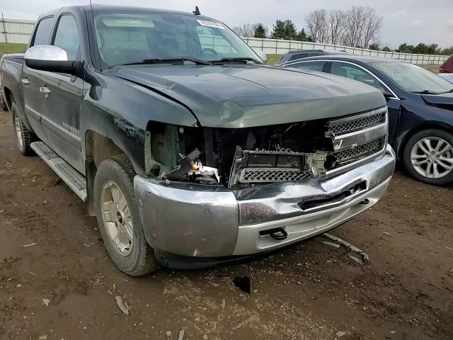 2013 Chevrolet Silverado - Image 11