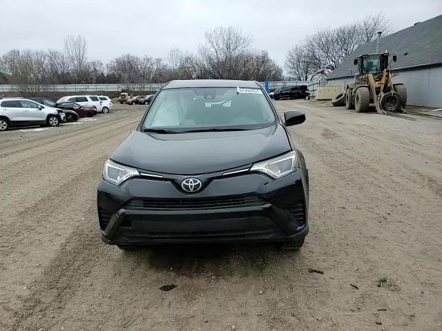 2018 Toyota RAV 4 - Image 12