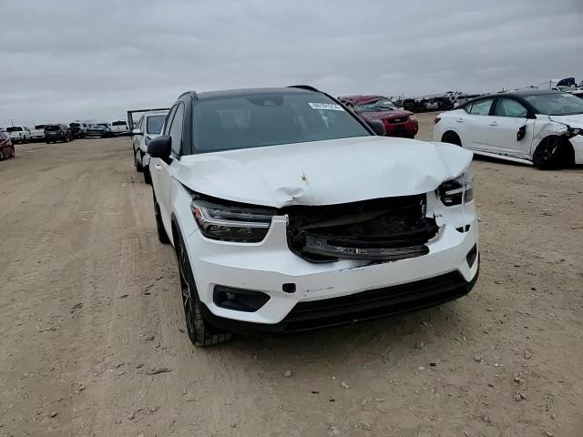 2019 Volvo Xc40 T5 R-Design VIN: YV4162UM5K2067998 Lot: 86101314