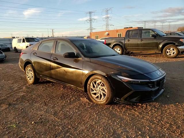 2024 Hyundai Elantra - Image 11