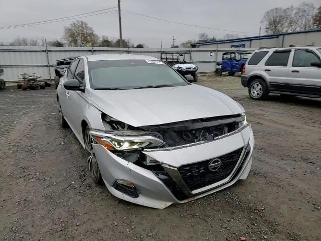 2020 Nissan Altima - Image 10