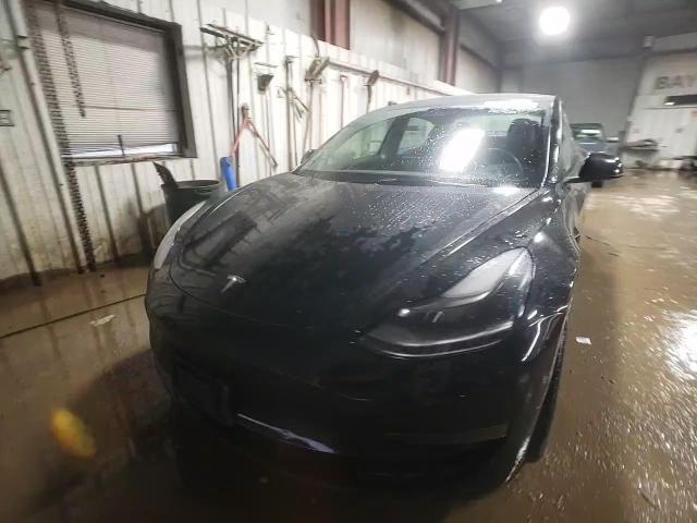 2022 Tesla Model 3 VIN: 5YJ3E1EB5NF306893 Lot: 84833034