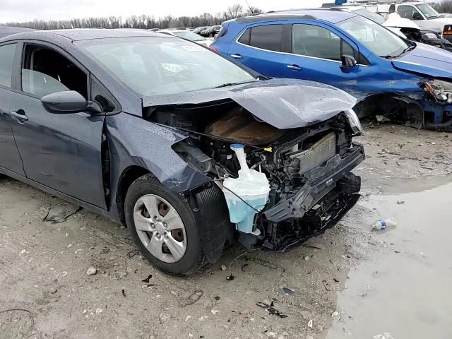 2016 Kia Forte - Image 11