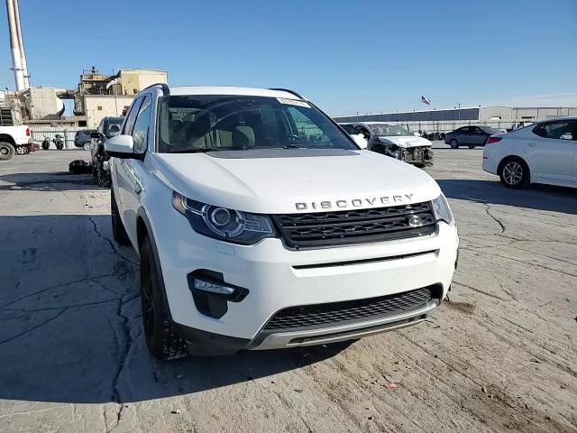 2016 Land Rover Discovery - Image 12