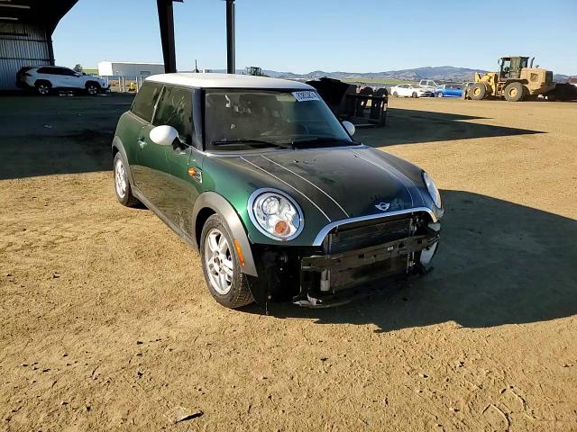 2013 Mini Cooper VIN: WMWSU3C54DT370682 Lot: 83853874