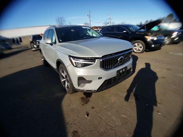 2024 Volvo Xc40 Core VIN: YV4L12UK1R2233367 Lot: 83046854