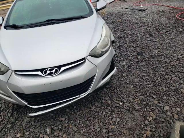 2015 Hyundai Elantra - Image 13