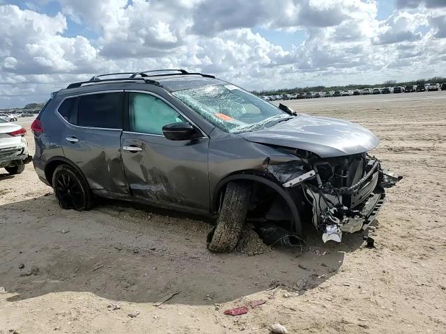 2017 Nissan Rogue - Image 11