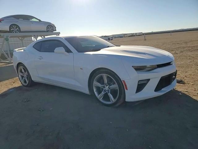 2016 Chevrolet Camaro - Image 10