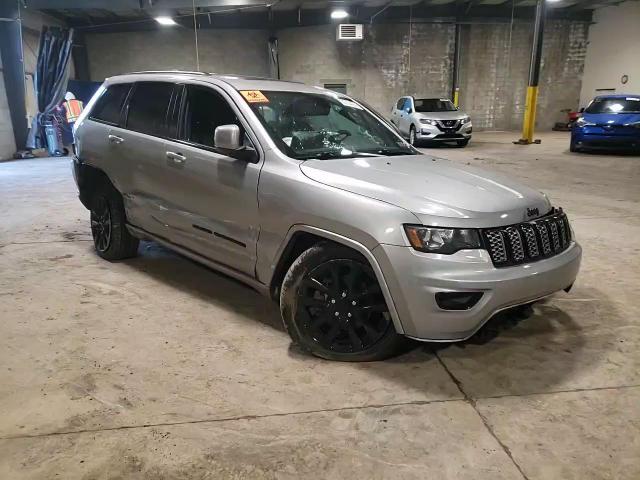 2018 Jeep Grand Cherokee - Image 12